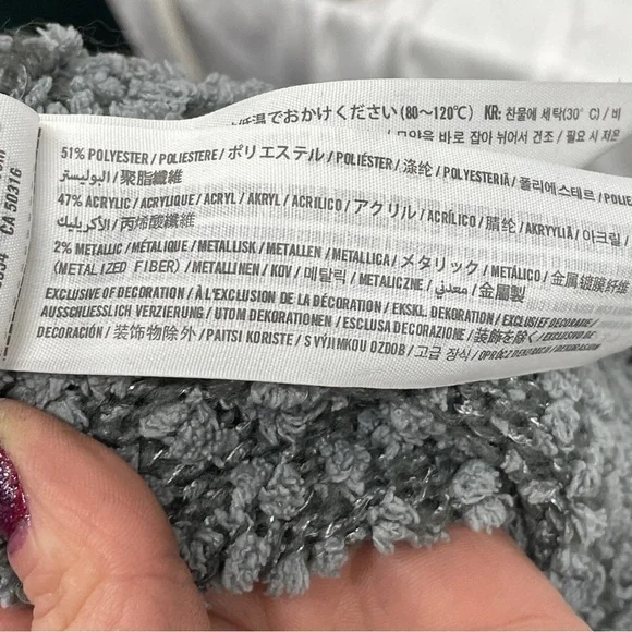 Hollister Women’s SZ M Fuzzy Soft Gray Glitter Thread Sweater - Picture 7 of 11